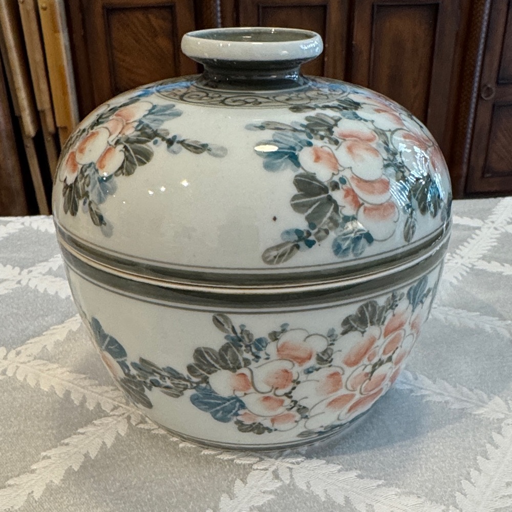 Floral Ceramic Lidded Chinese Jar